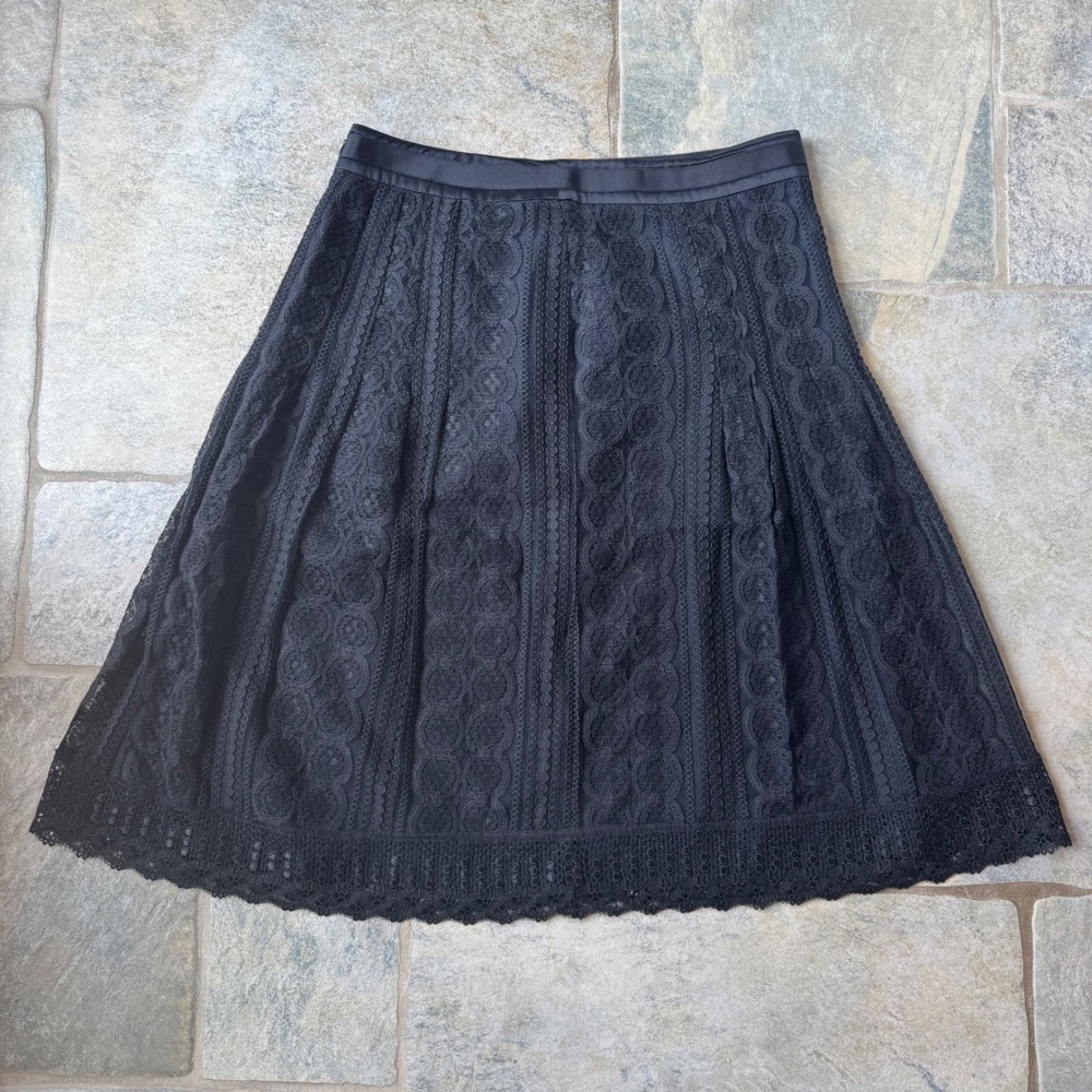 Ann Taylor Black Lace‎ A-Line Skirt Sz 2 | Elegant Midi w/ Side Zipper